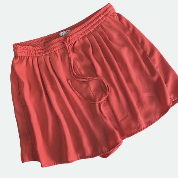 J. CREW MERCANTILE HIGH-WAIST CORAL SHORTS - Picture 15 of 16